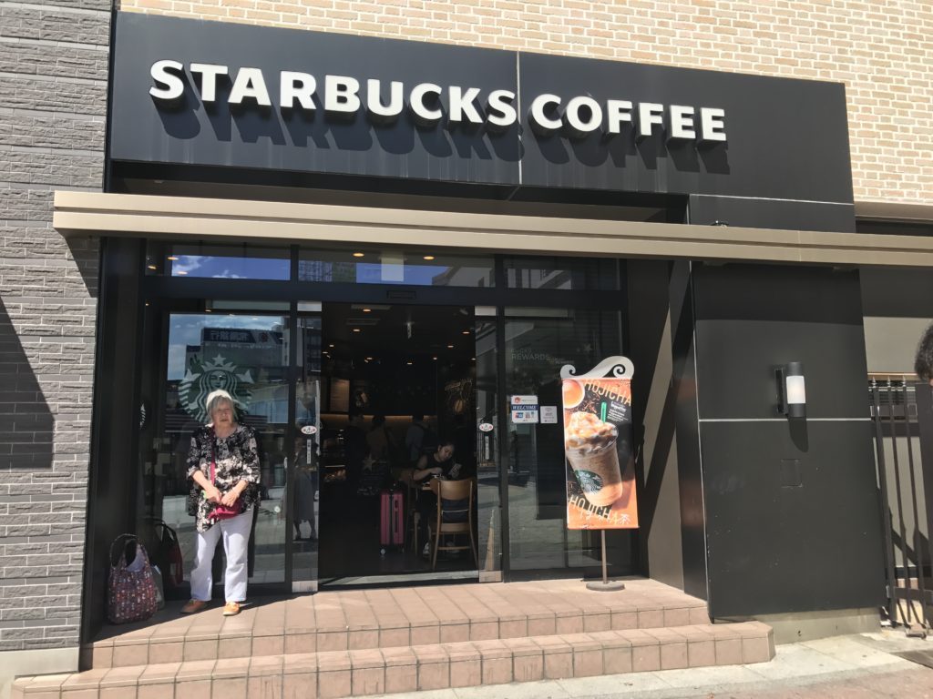 スターバックスアトレ上野店 スタバ電源検索